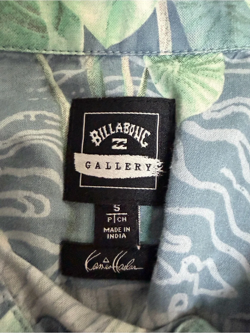 Billabong Gallery blue and green floral button down, men's small